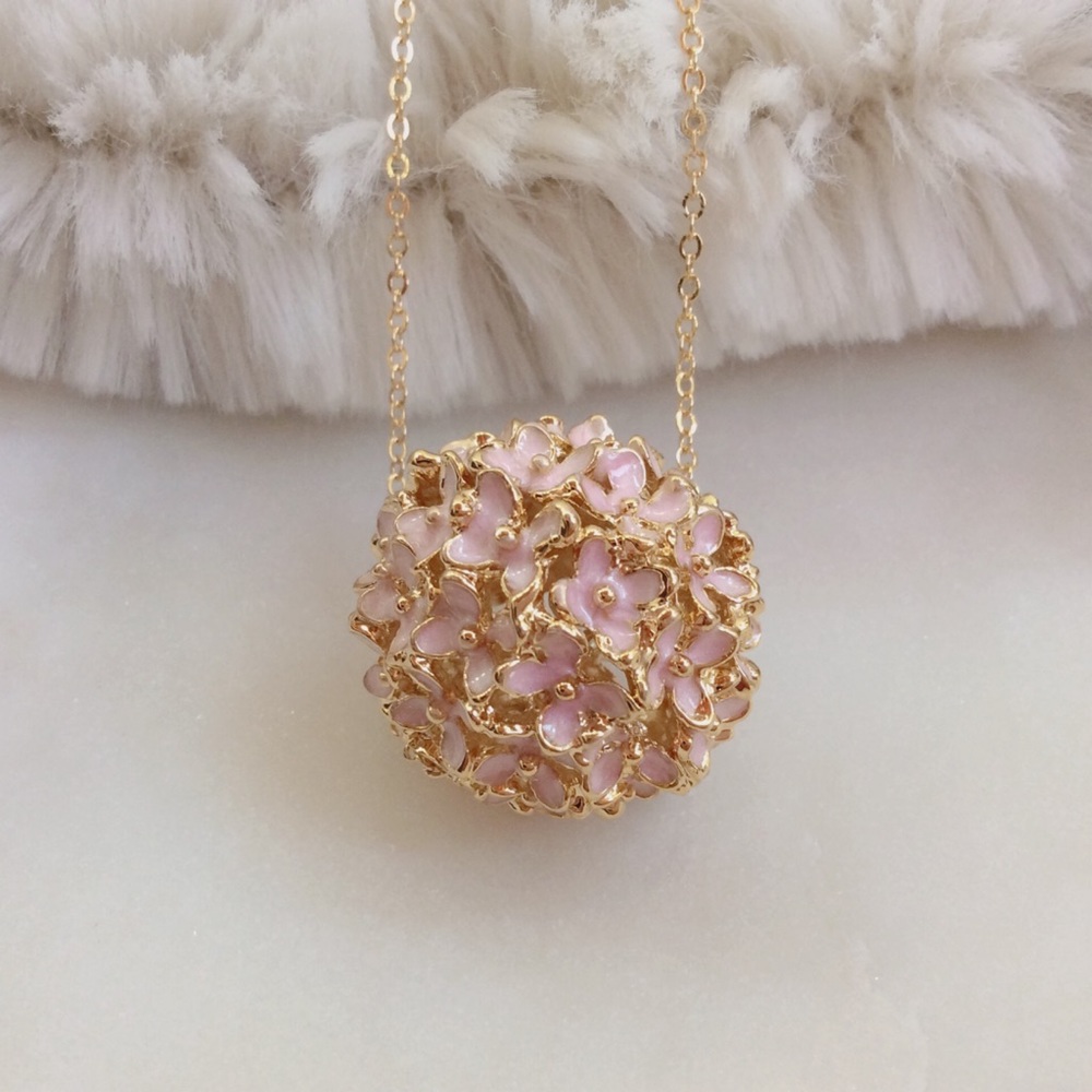 🌸 Pink Flower Ball Pendant Necklace 🌸